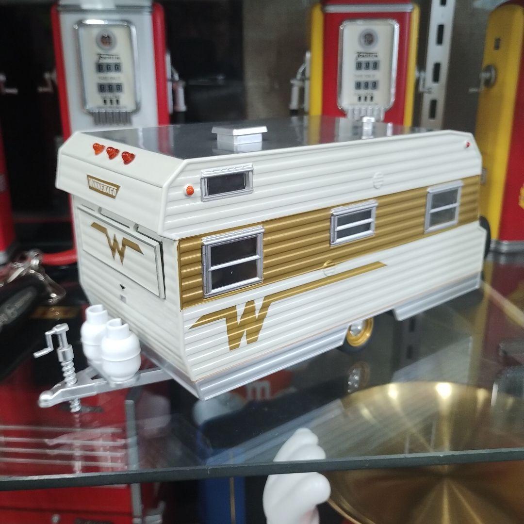 グリーンライト　winnebago　ウィネベーゴ　トレーラー　ミニカー　1:24