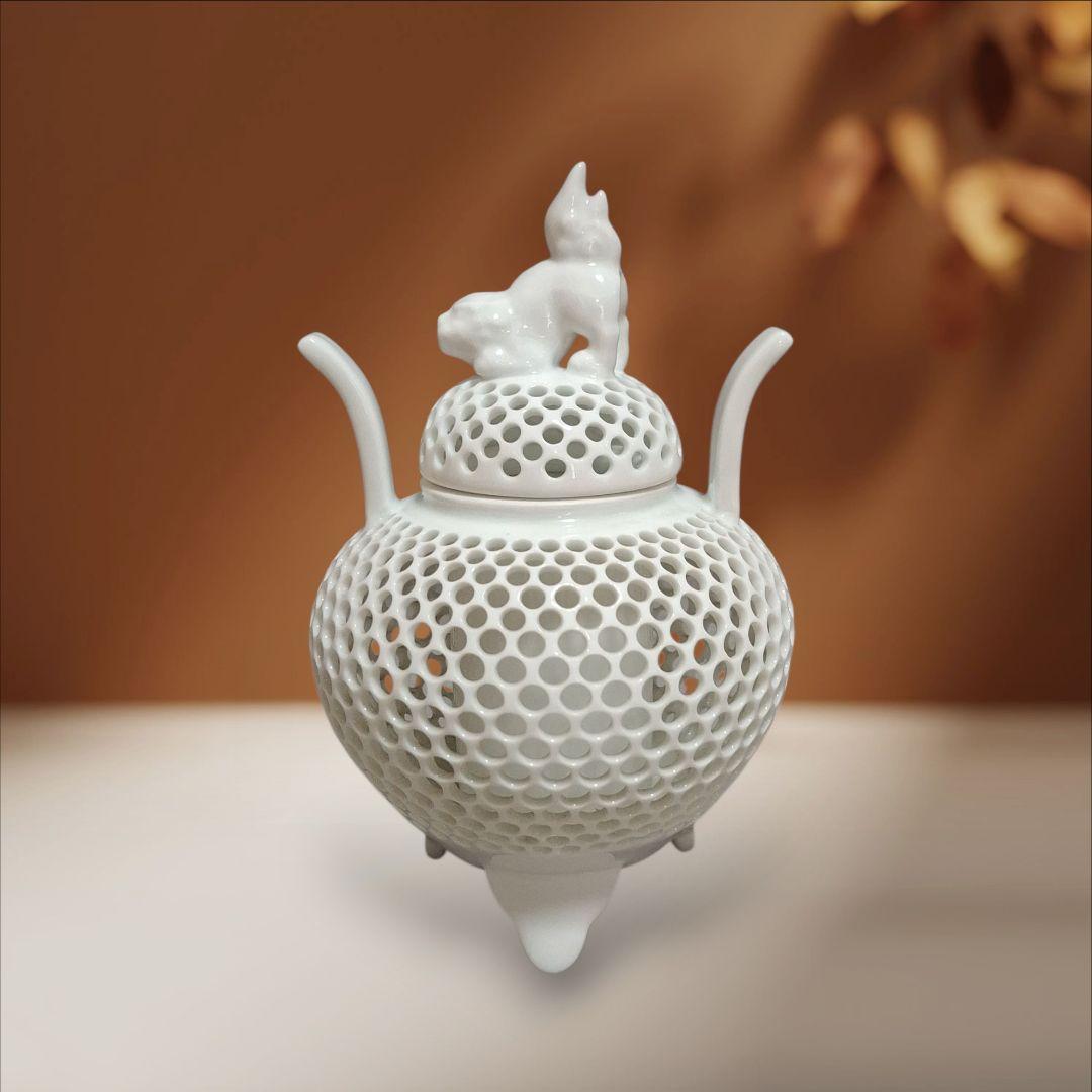 伊万里焼　香炉　白磁　 幸仙作　透し彫 　三足 　お香 　置物 　インテリア