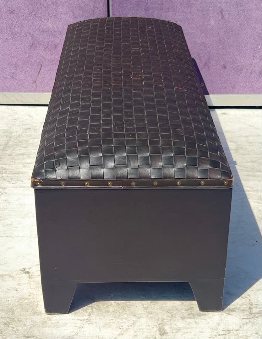 黒の編み込みデザイン収納ボックス茶色の編み込みレザーの収納ベンチまたはオットマン