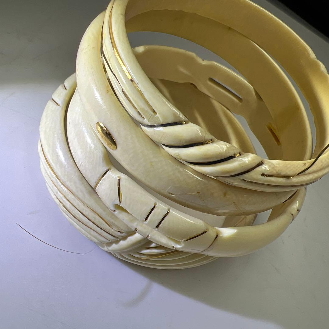 本金入　極上バングル　124g 東Y8-0129☆2F