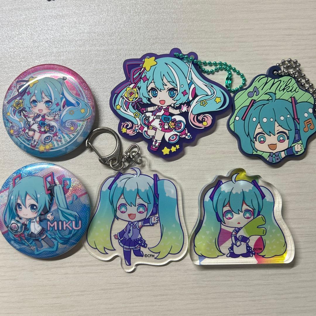 初音ミク 缶バッジ ラバーストラップ アクリルキーホルダー 6個セット