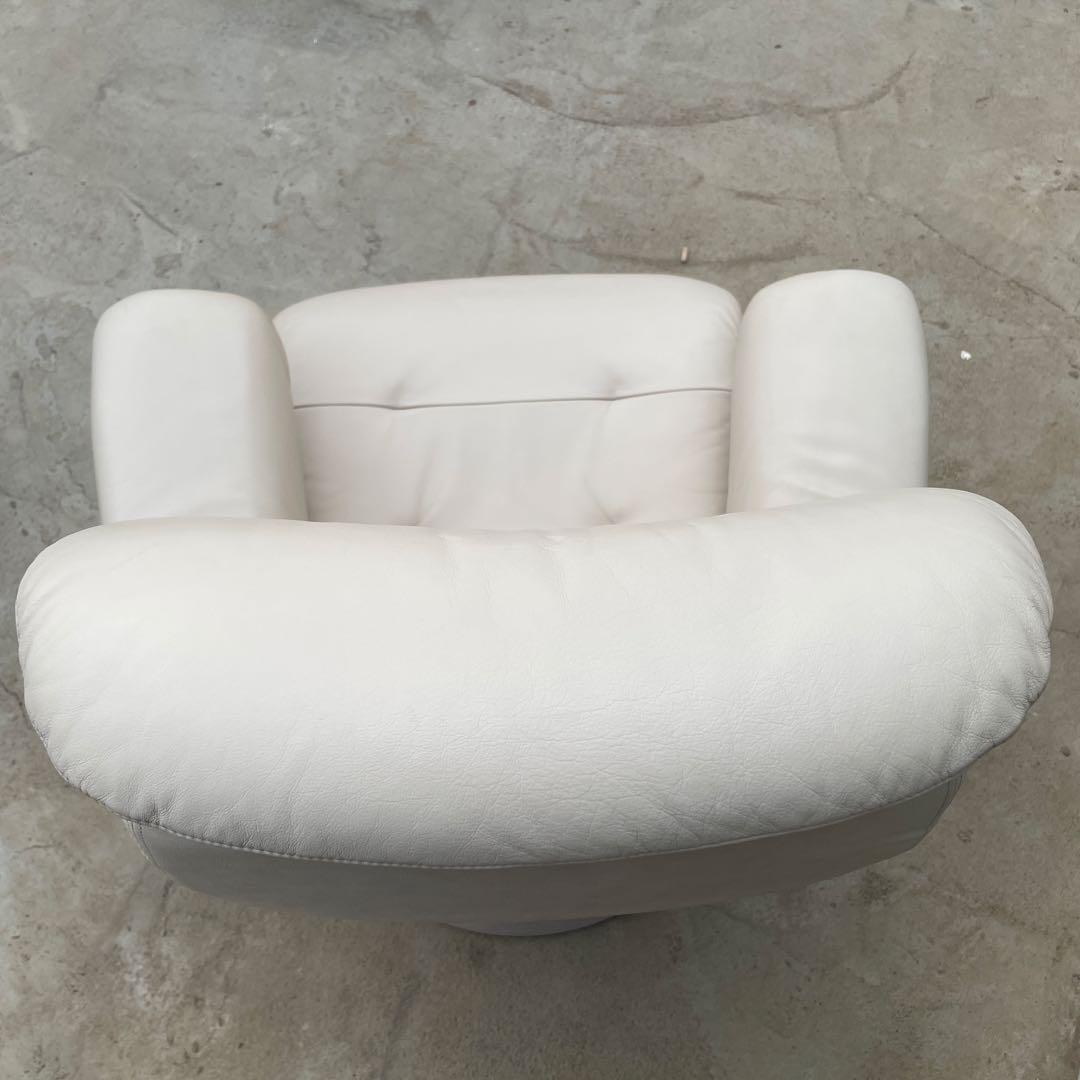 赤*福様 カリモク 本革 レザー パーソナルチェア 白 ベージュ オットマンセッ