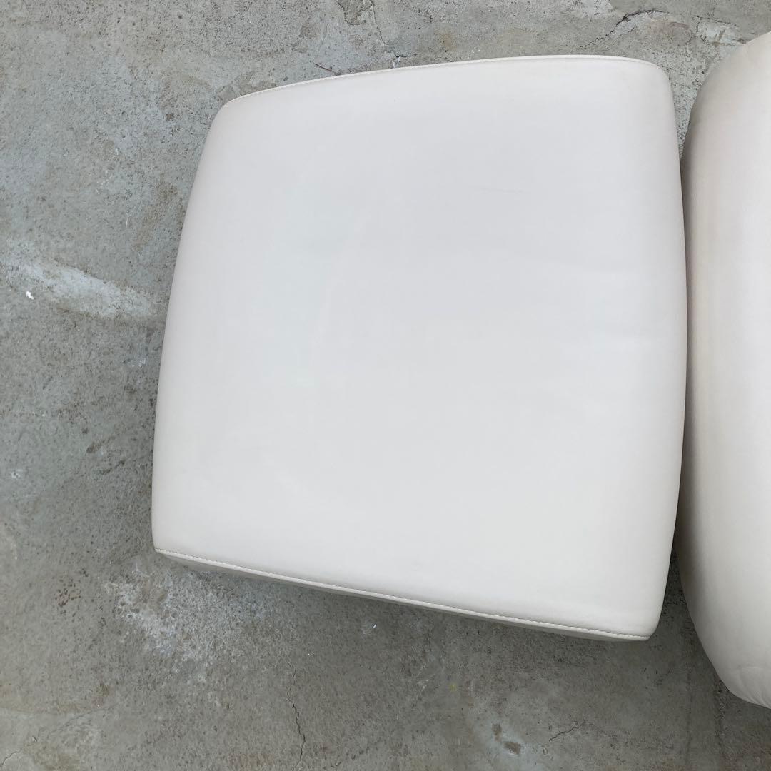 赤*福様 カリモク 本革 レザー パーソナルチェア 白 ベージュ オットマンセッ