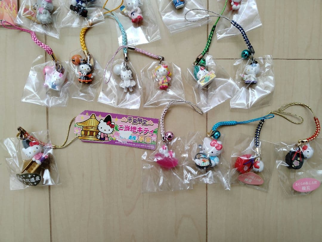 s*e様 ご当地ハローキティ根付ストラップ 25個セット　非売品有り