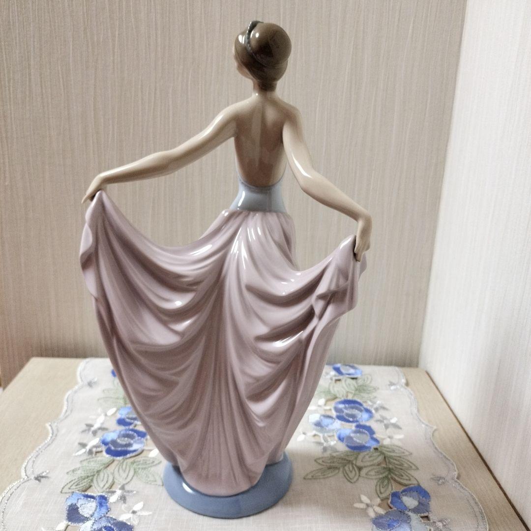 リヤドロ　No.05050 踊る少女