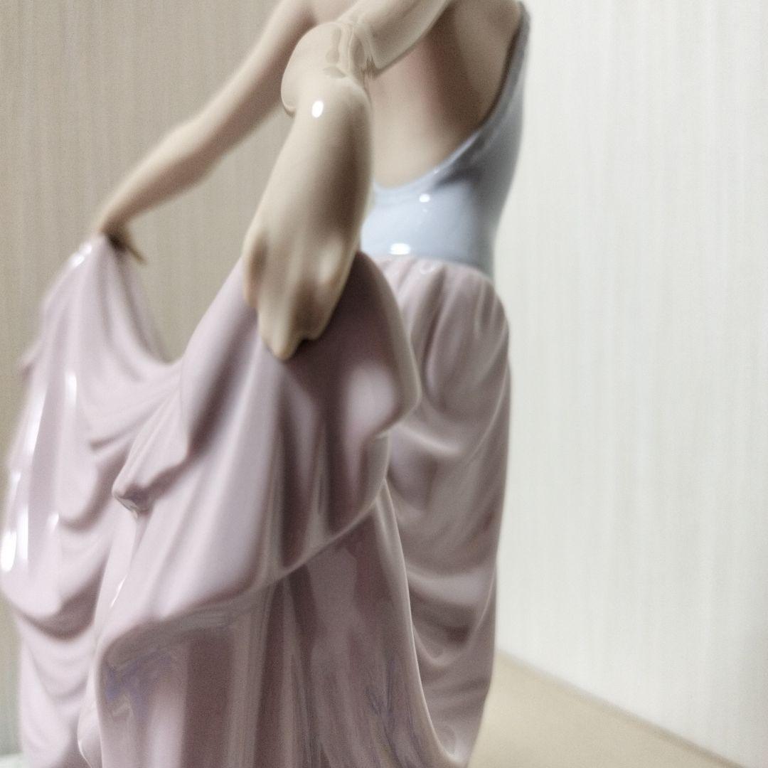 リヤドロ　No.05050 踊る少女