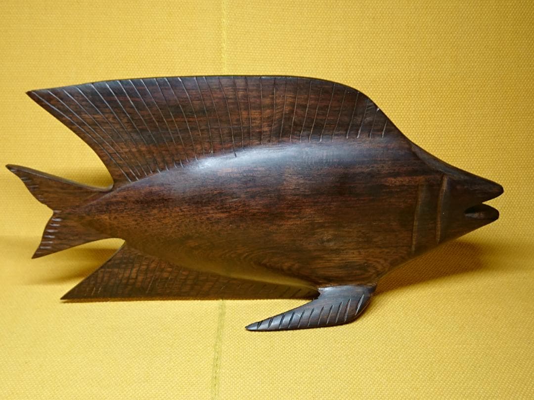 【美品】サカナ　魚　木彫　天然木　置物　インテリア　工芸品　美術品　A3221