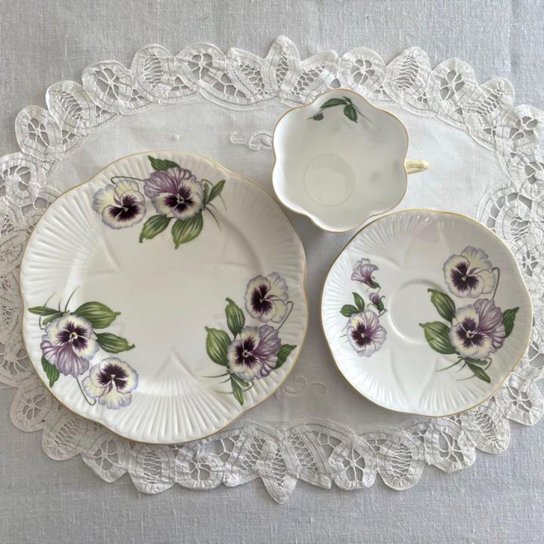 Shelley シェリー 希少 パンジー デインティシェイプのトリオ