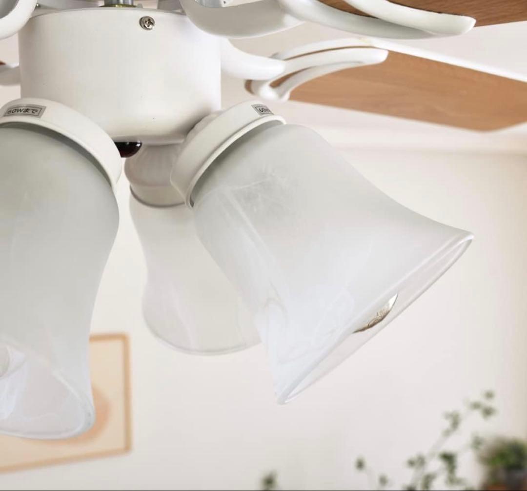 《新品・電球付き》シーリングファンライト　木目・ホワイトリバーシブル