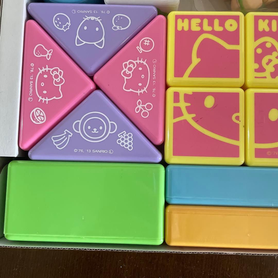 ハローキティ つみきセット 18個入り HELLO KITTY 10m + - メルカリ