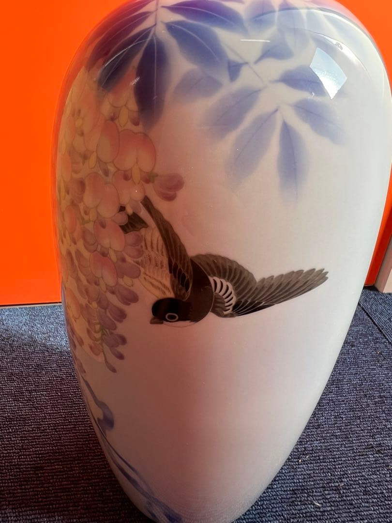 1030 深川製磁 官窯染付 下り藤に燕図 花瓶 未使用 - メルカリ