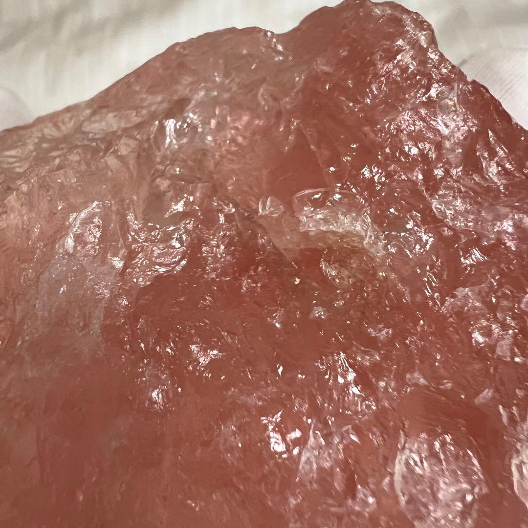 レインボー入り 特大ローズクォーツ 584g 天然石 パワーストーン