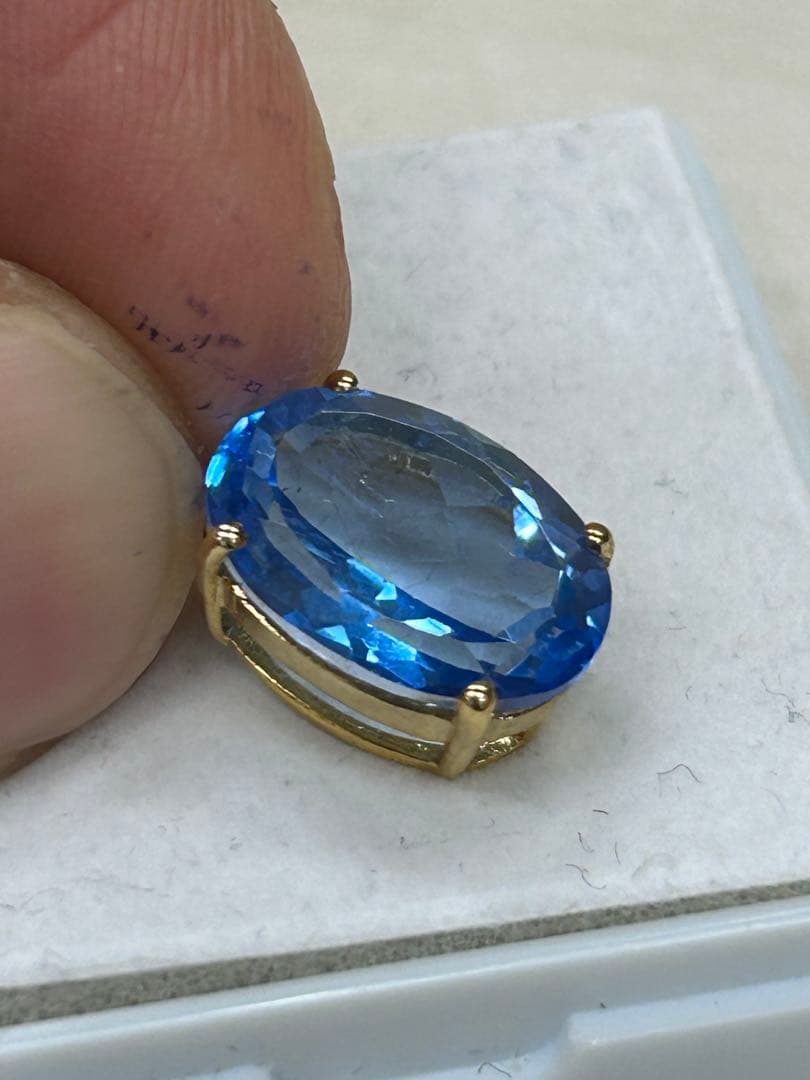 スイスブルートパーズ　ゴールドメッキ　ペンダント　トップ