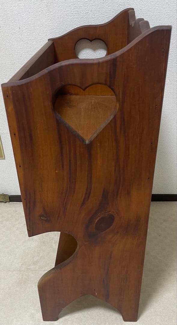 木製マガジンラック ハート型取っ手