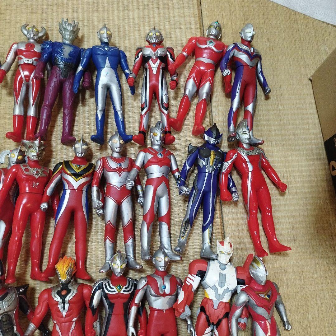 ウルトラマンフィギュアセット　54体