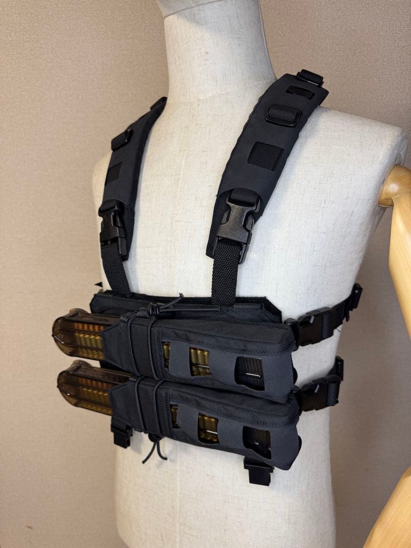 【オーダー品】P90 マガジン用 チェストリグ 黒 マガジン２本付き マイクロチェストリグ用5.56マガジンインサート TWINFALCONS製