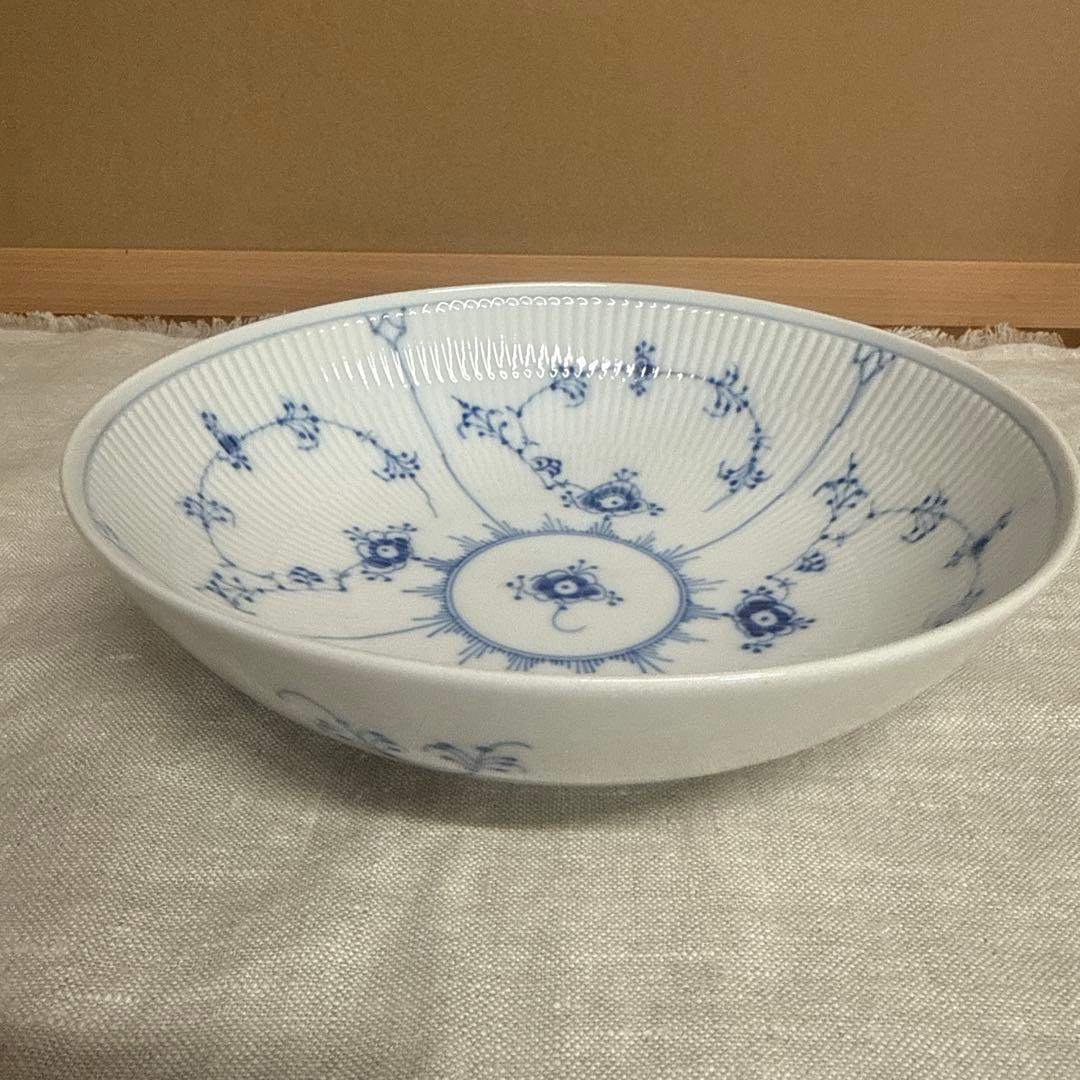 未使用　デンマーク製ロイヤルコペンハーゲン ブルーフルーテッドプレイン ボウル