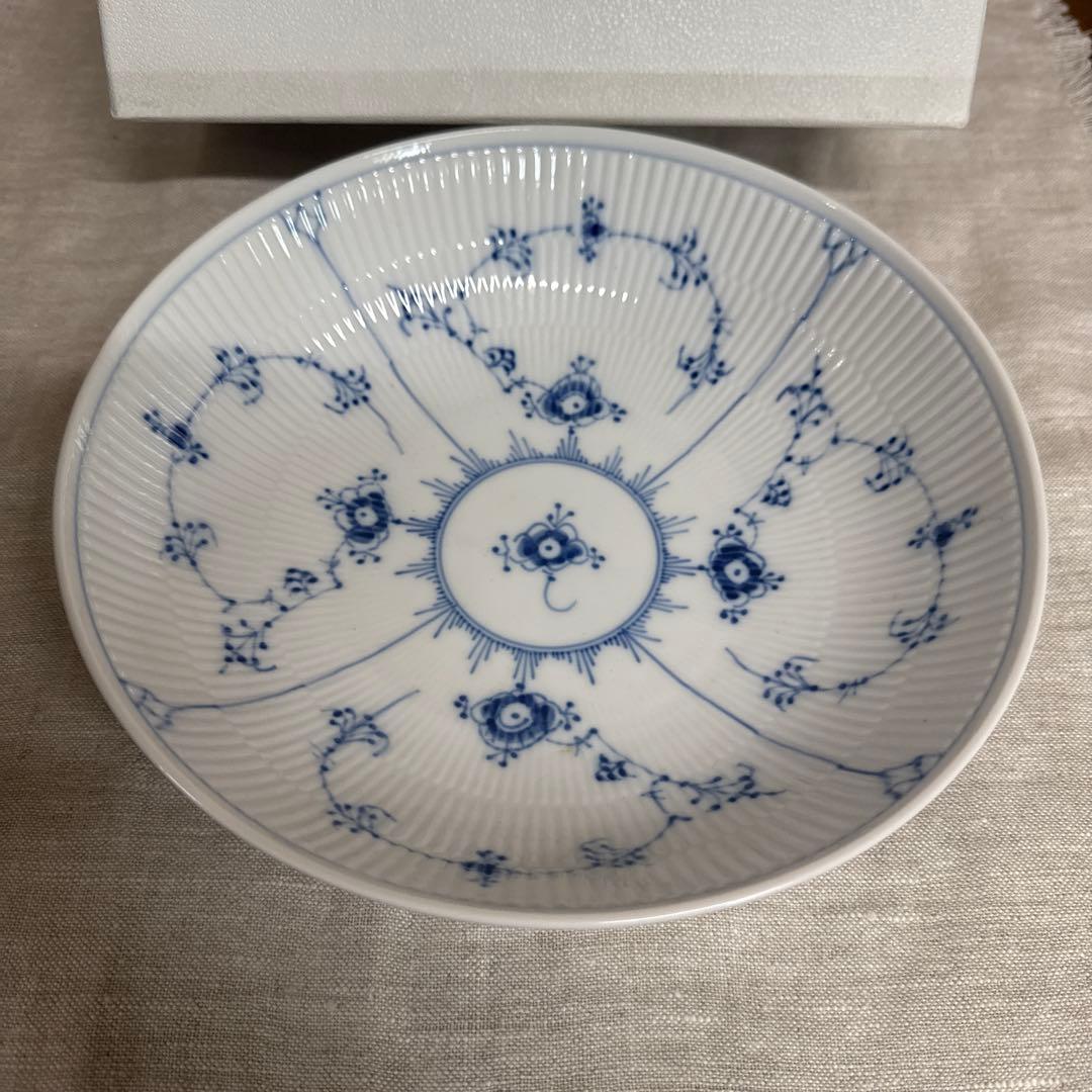 未使用　デンマーク製ロイヤルコペンハーゲン ブルーフルーテッドプレイン ボウル