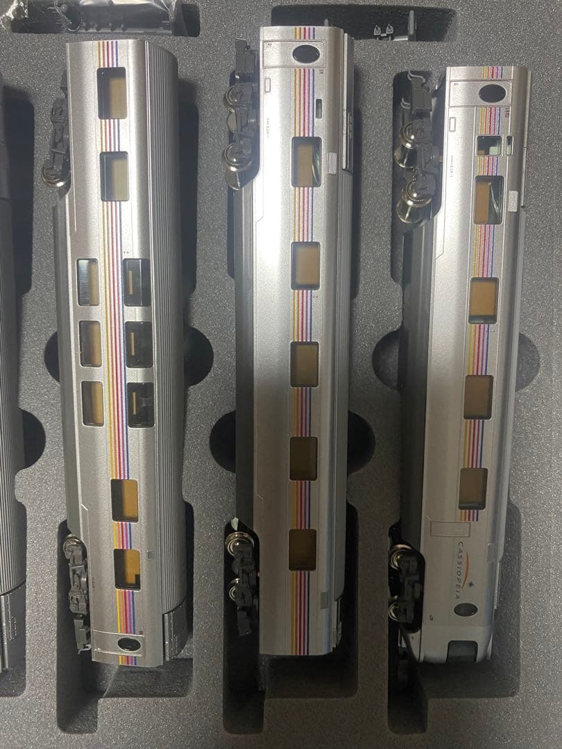 全車純正室内灯付き！　KATO 10-1336 E26系「カシオペア」12両