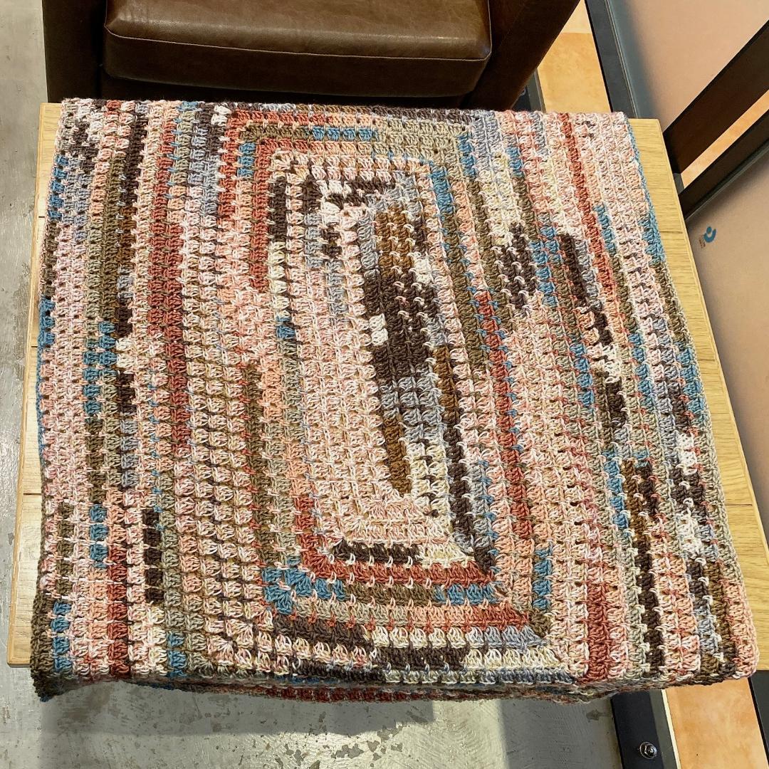 ブランケット　マルチカバー　長方形　手編み　カラフル　ハンドメイド　膝掛け