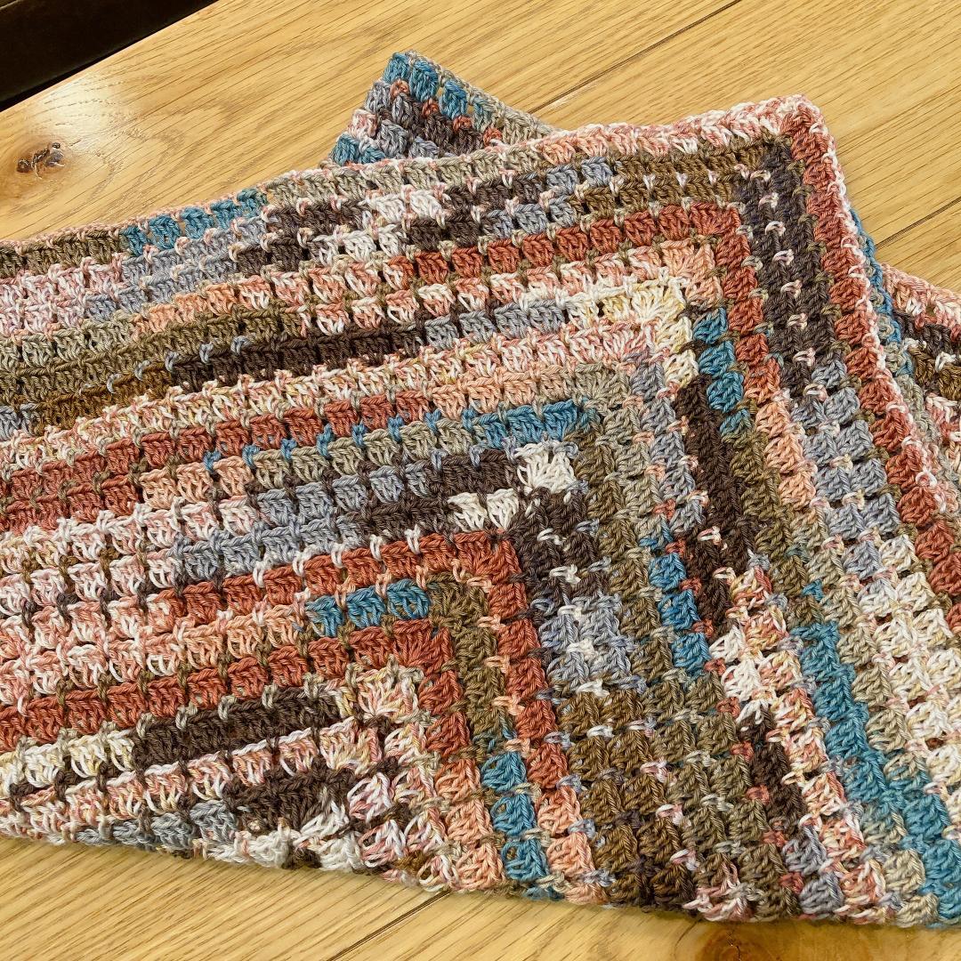 ブランケット　マルチカバー　長方形　手編み　カラフル　ハンドメイド　膝掛け