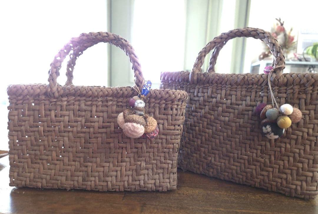 国産山葡萄　ハンドメイド籠バック　小さいけど、大きい方