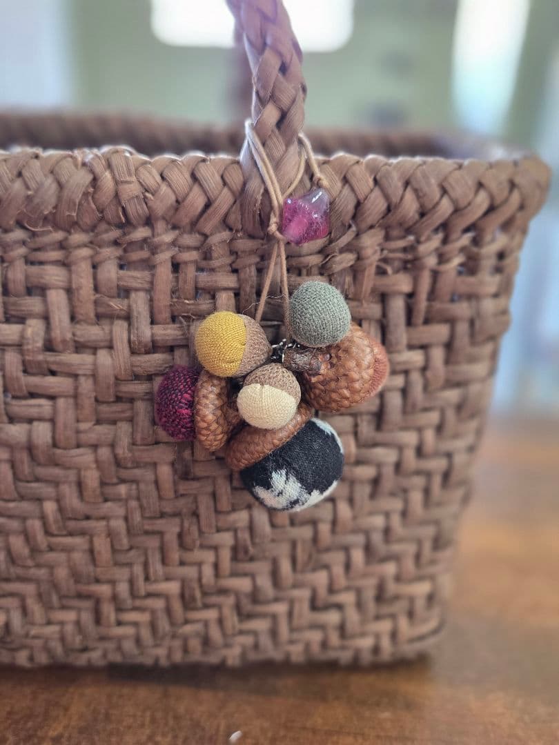 国産山葡萄　ハンドメイド籠バック　小さいけど、大きい方