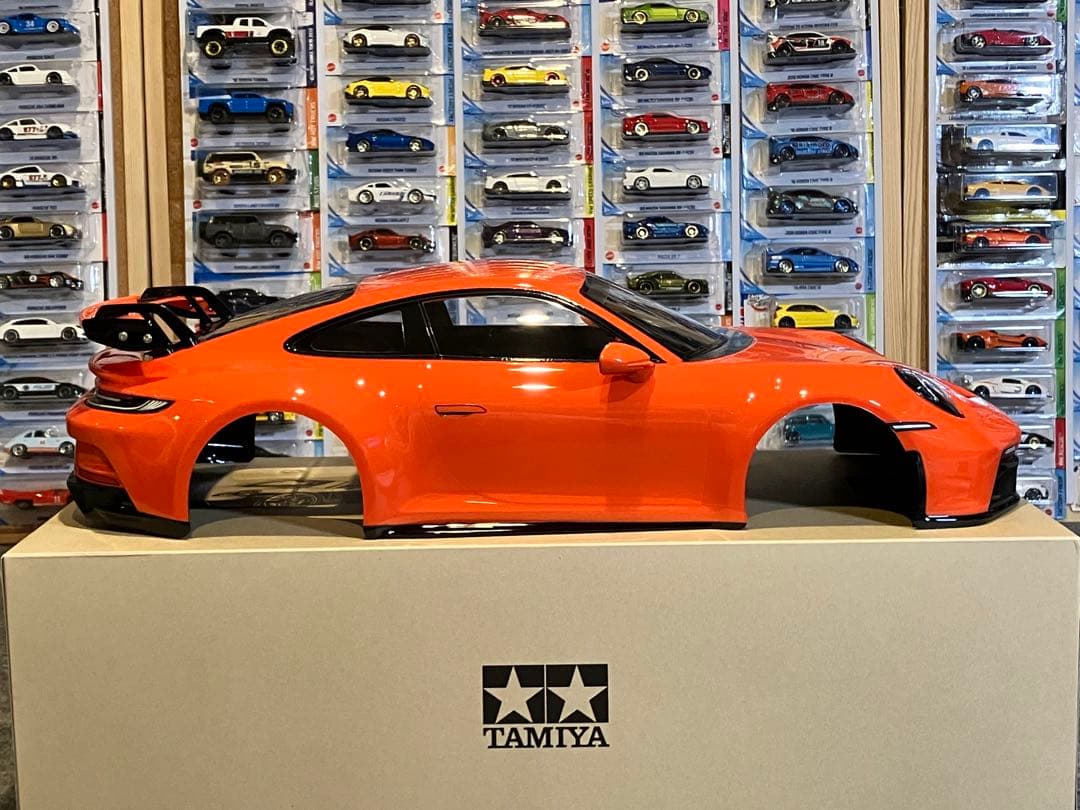 タミヤ ラジコンRCポルシェ911 GT3（992）塗装済スペアボディ オレンジ