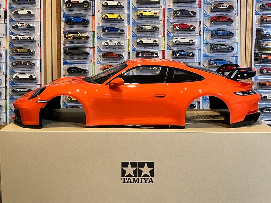 タミヤ ラジコンRCポルシェ911 GT3（992）塗装済スペアボディ オレンジ