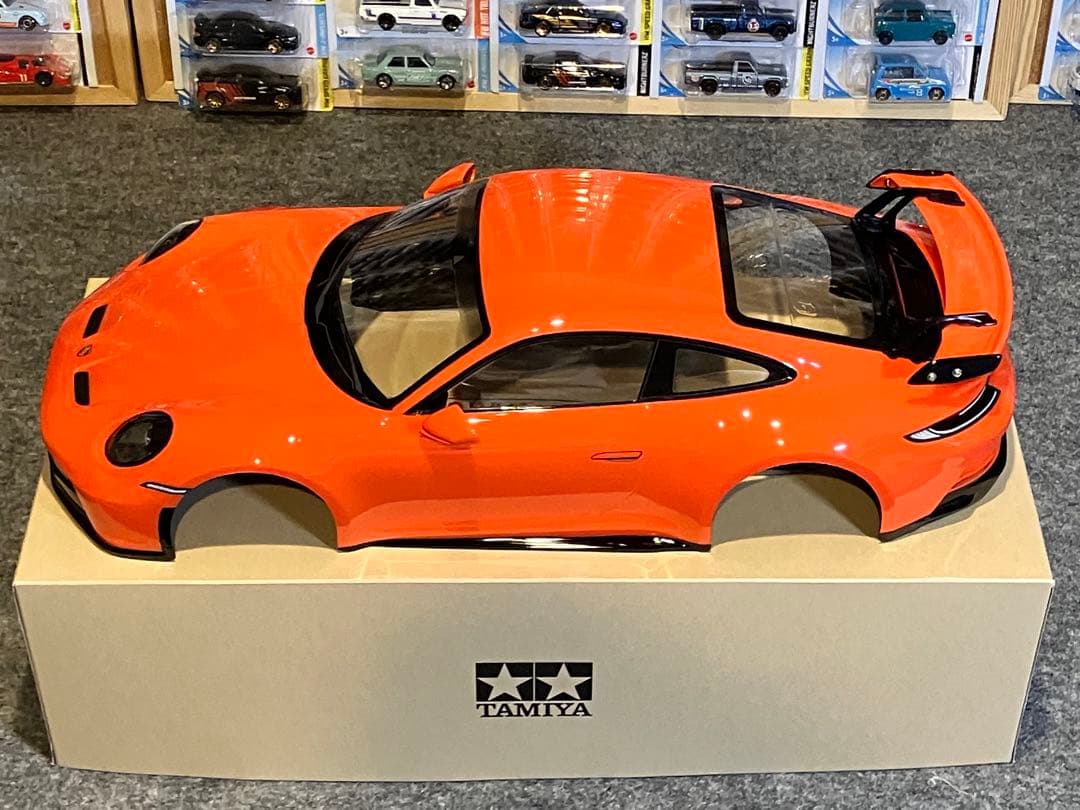 タミヤ ラジコンRCポルシェ911 GT3（992）塗装済スペアボディ オレンジ