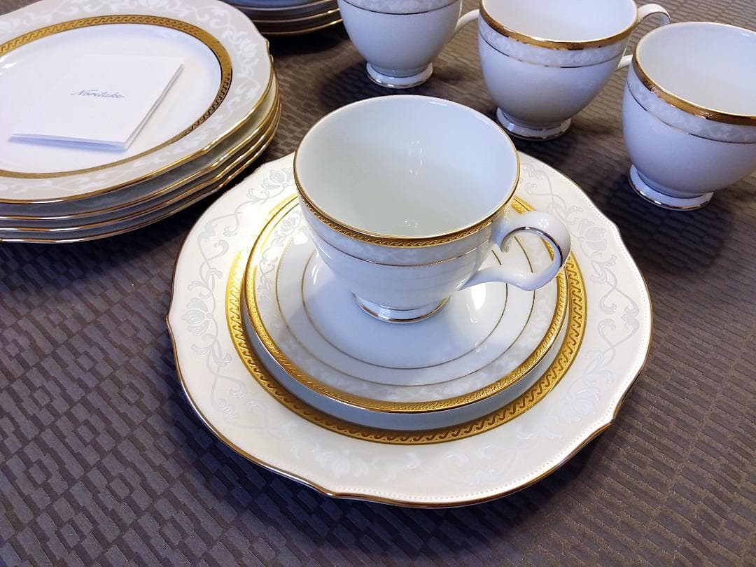 新品　美品　ノリタケ　食器　カップ＆ソーサー　プレート　カトラリー　20点♪