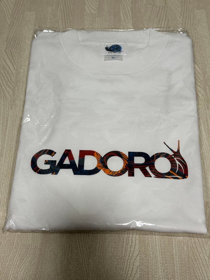 新品未開封) GADORO ロゴ Tシャツ XL ホワイト - メルカリ