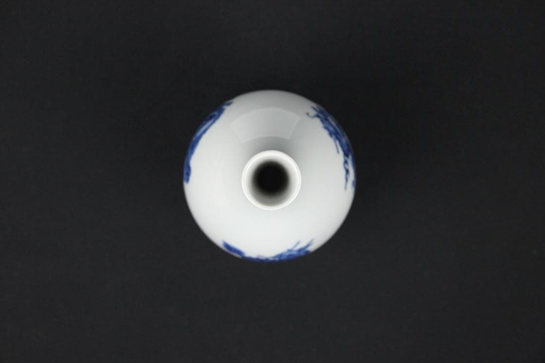 青花 龍鳳麒麟図 大清康熙年製 細密描絵 白磁花瓶 中国 陶磁器 Eo21-