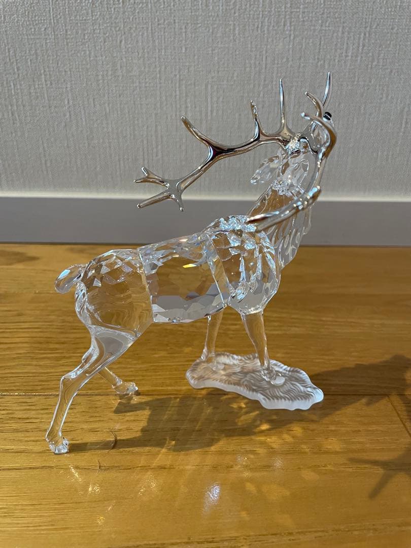 スワロフスキー　クリスタル 鹿の置物