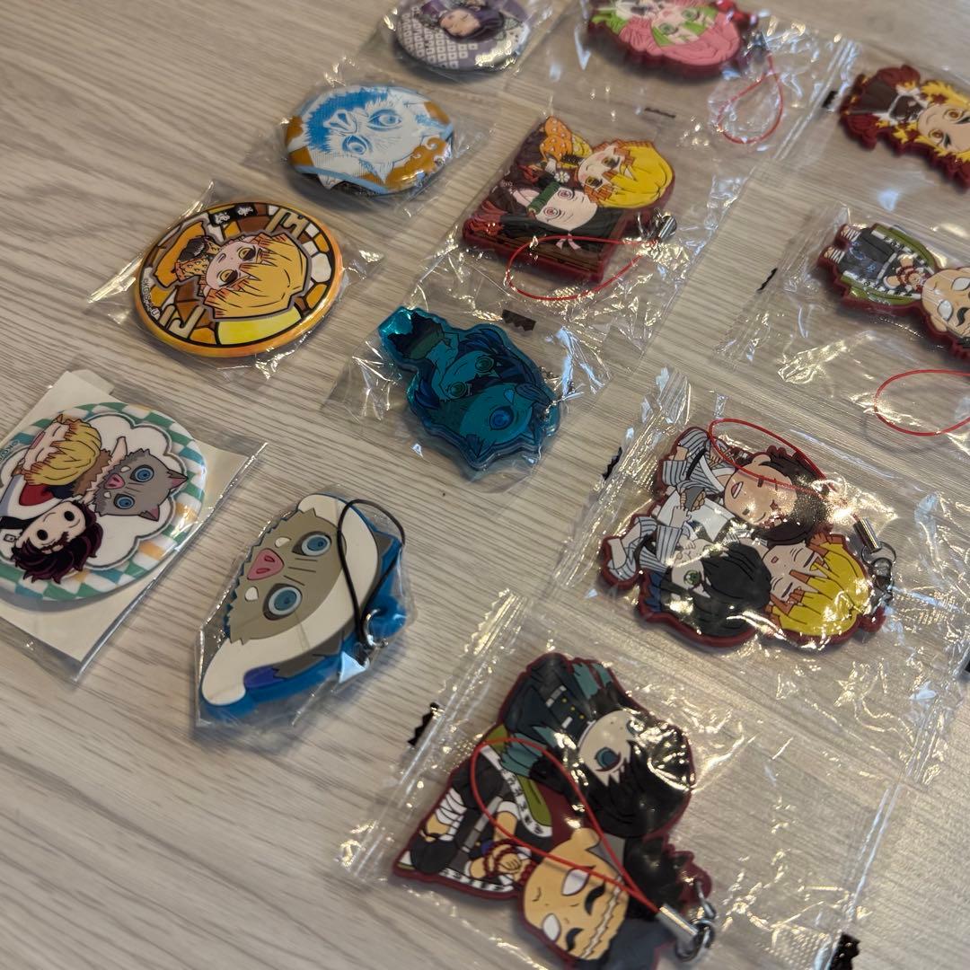 未開封】鬼滅の刃 ラバーストラップ・缶バッジ 計12点 単体500円