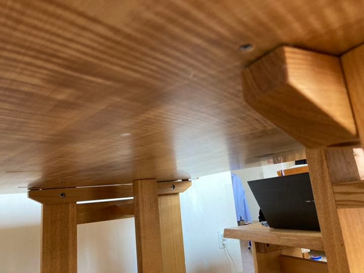 箕面BOSCO 栃の木一枚板テーブル貴重