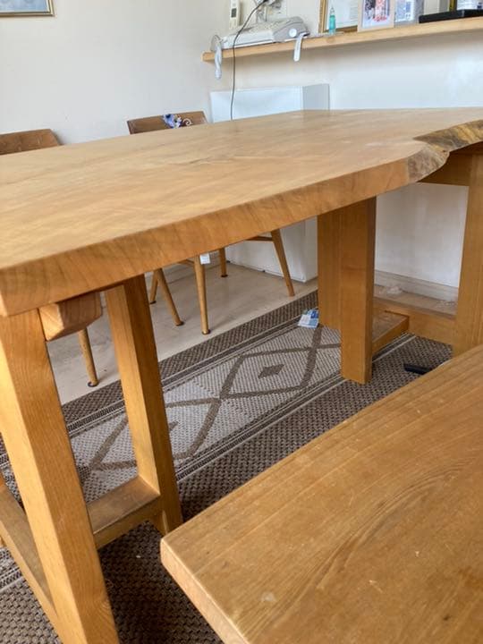 箕面BOSCO 栃の木一枚板テーブル貴重