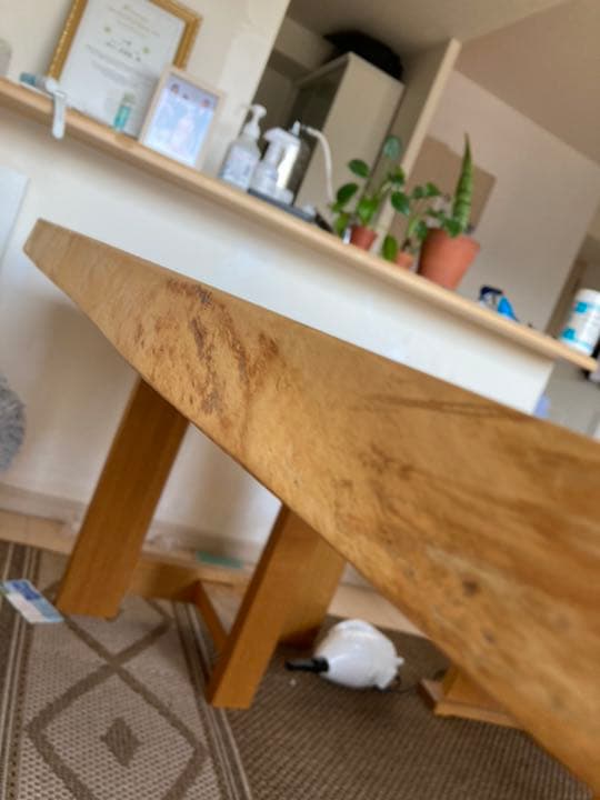 箕面BOSCO 栃の木一枚板テーブル貴重