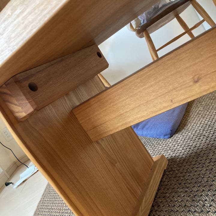 箕面BOSCO 栃の木一枚板テーブル貴重