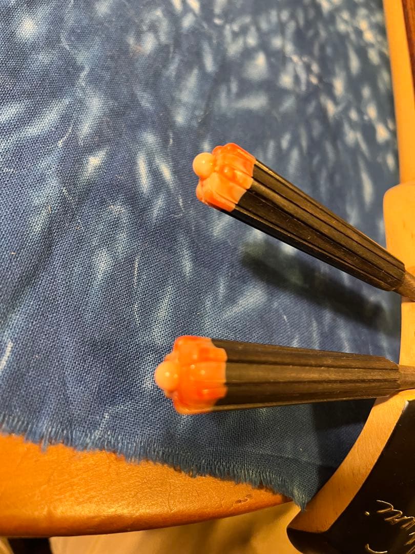 【希少・特注品】SAGO × 照喜名工房 三線　本蛇皮・赤珊瑚風クイ・染色革胴巻