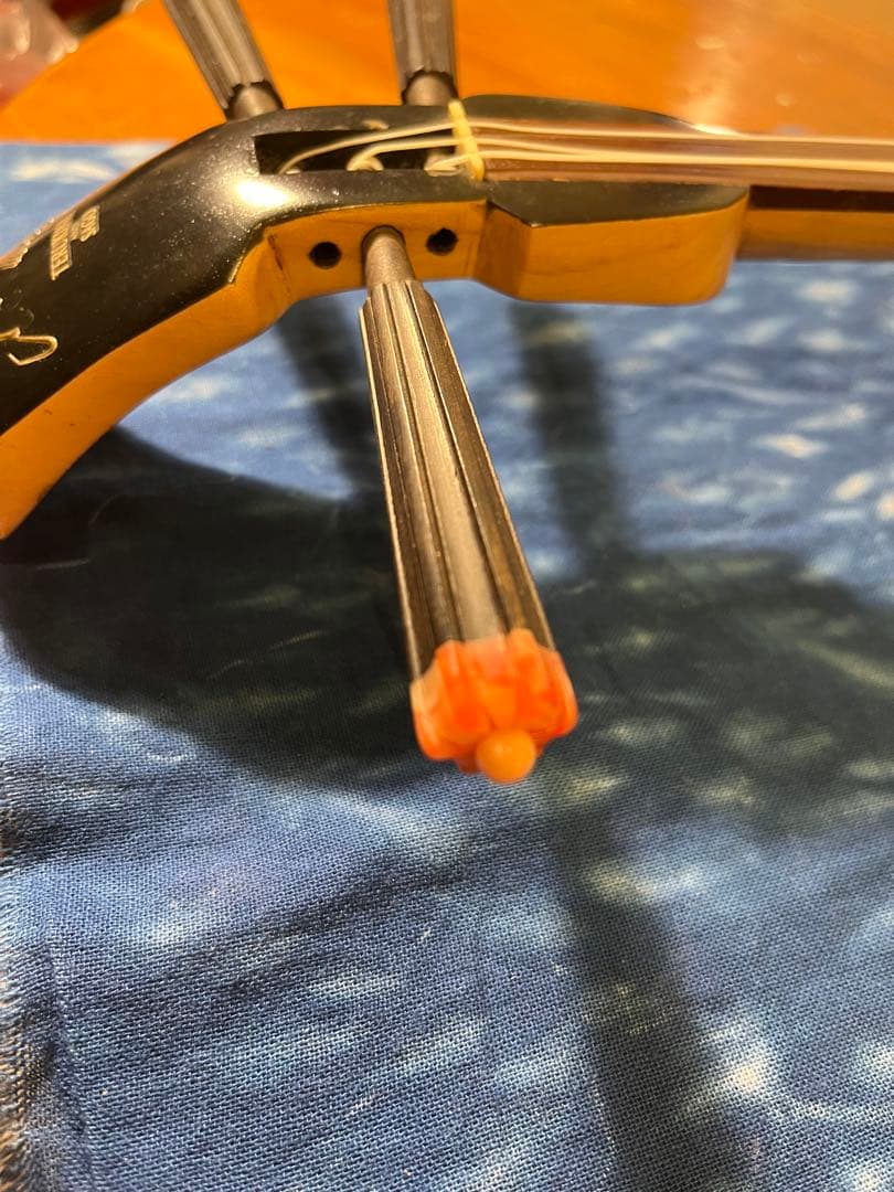 【希少・特注品】SAGO × 照喜名工房 三線　本蛇皮・赤珊瑚風クイ・染色革胴巻