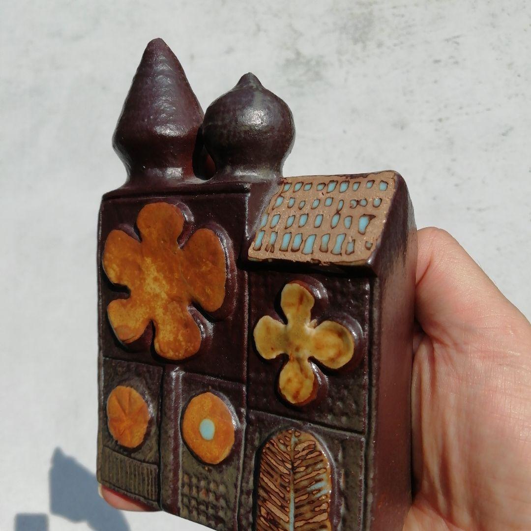 グスタフスベリ Bagdad 4　まるい窓の家 Bertil Vallien