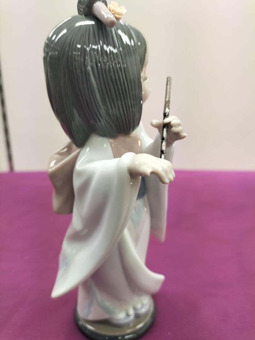 リヤドロ　陶器人形「フルートを吹く着物姿の少女」スペイン　難有り