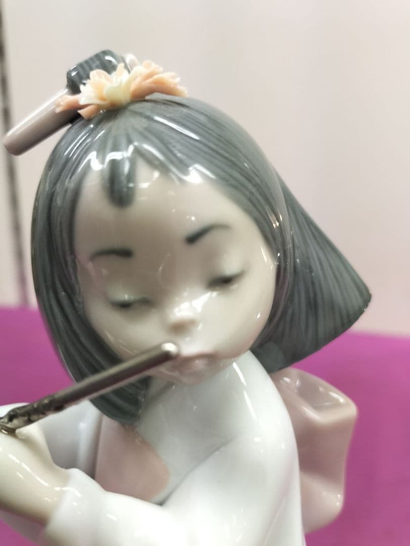 リヤドロ　陶器人形「フルートを吹く着物姿の少女」スペイン　難有り