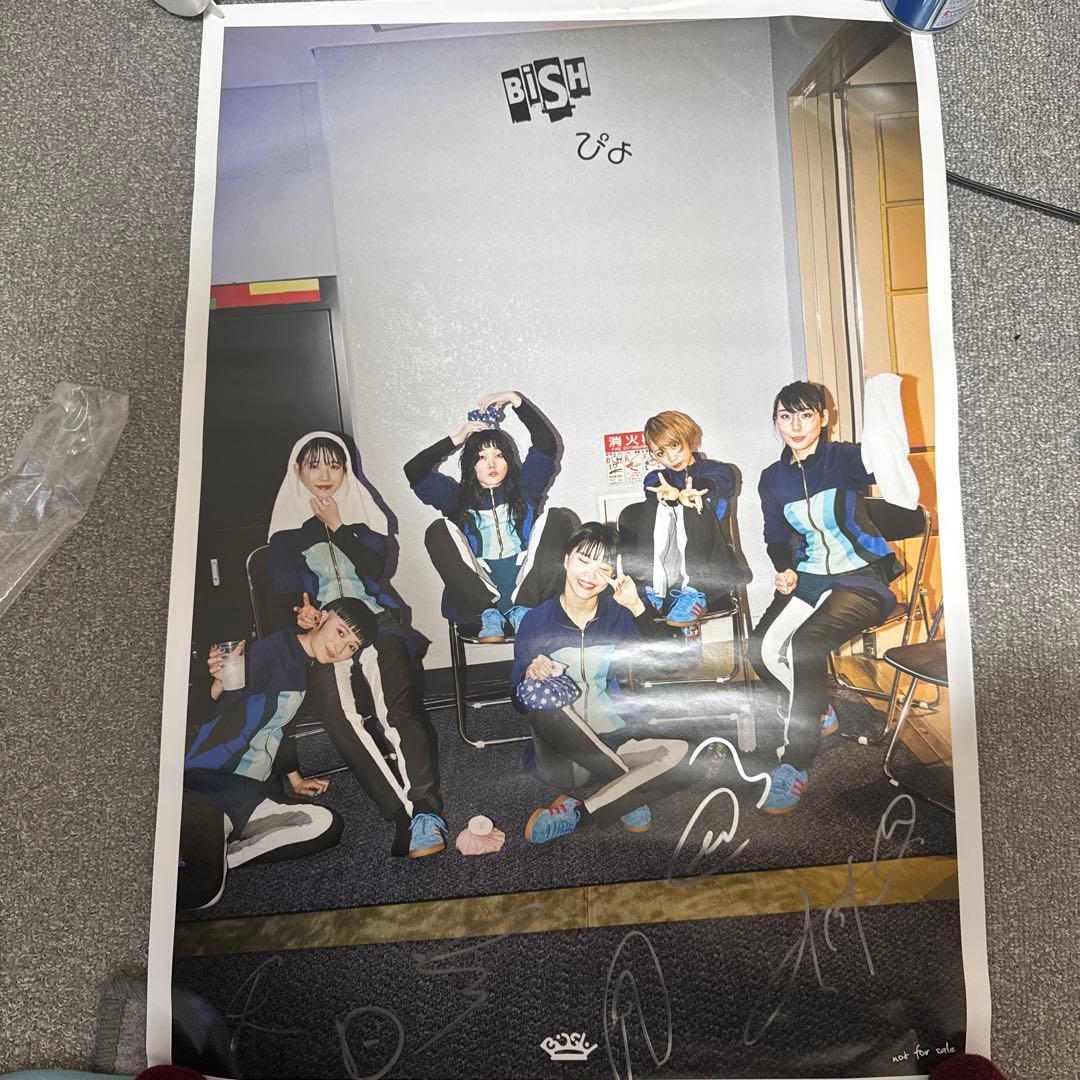 BiSH サイン入りポスター - メルカリ
