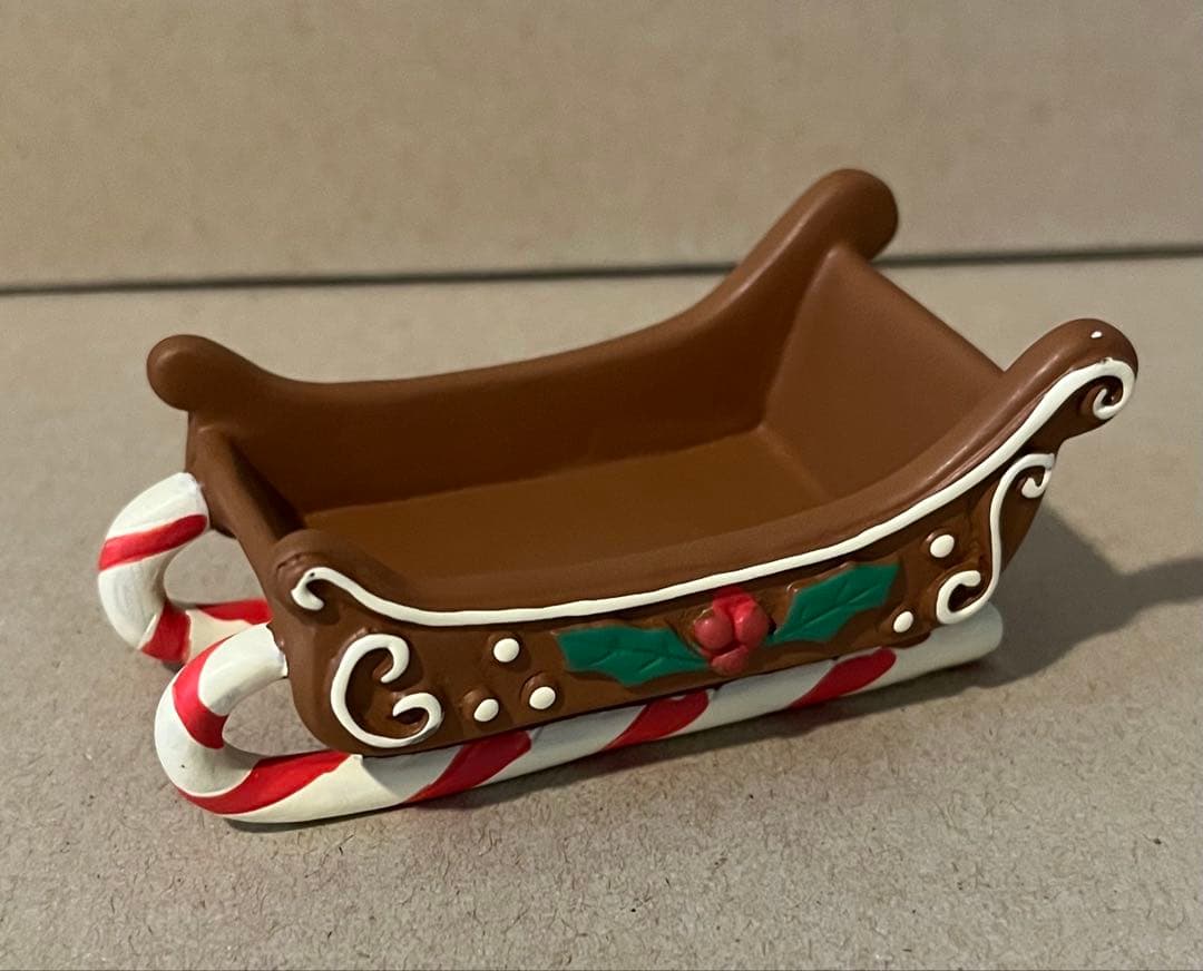 デコレ　コンコンブルconcombre リスのクリスマスツリー　お菓子のそり