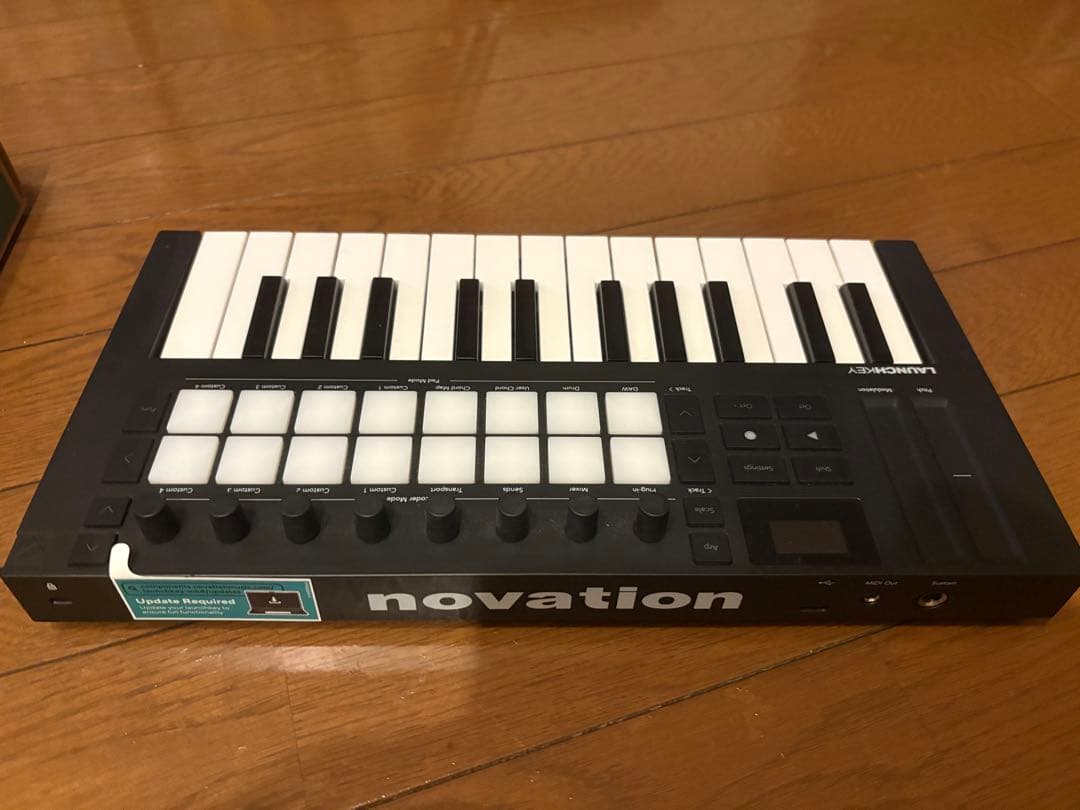 Novation Launchkey Mini 25 mk4 MIDIキーボード