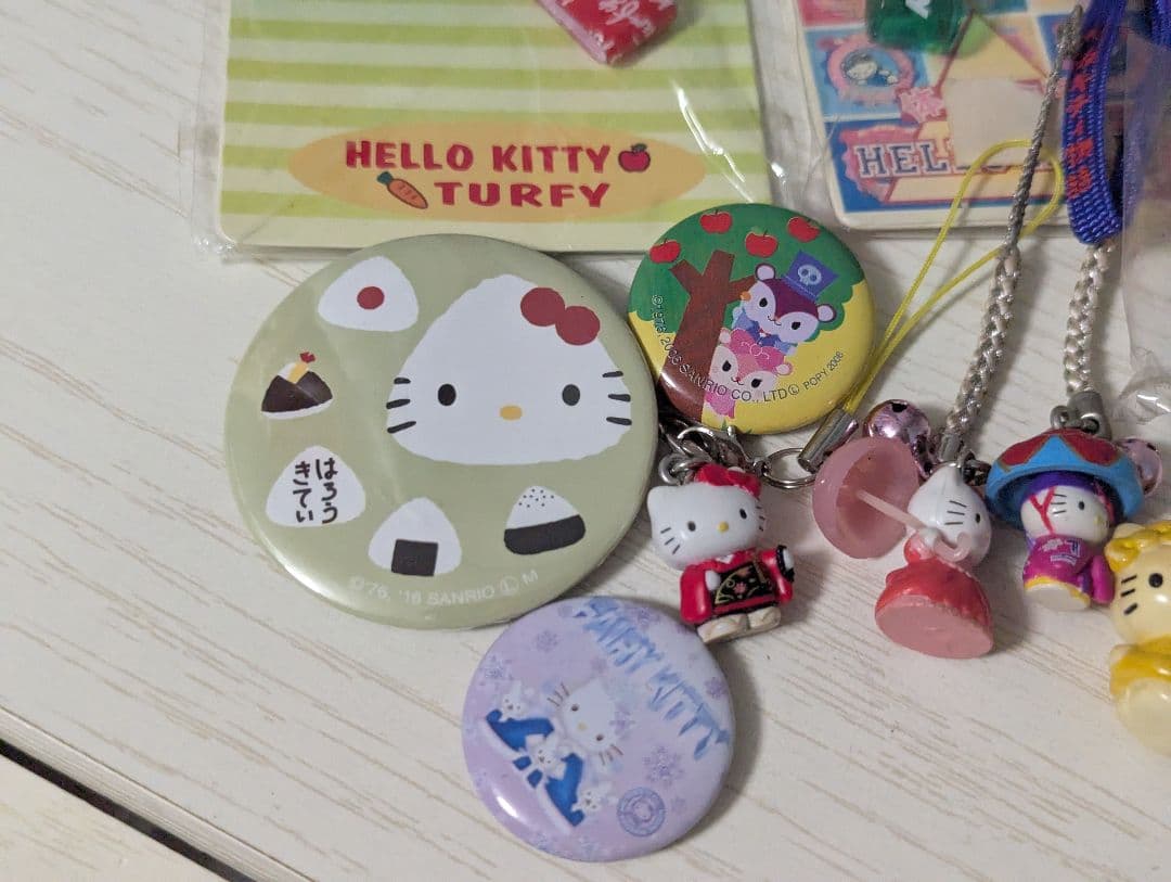 ハローキティ ご当地根付ストラップ まとめ売り - メルカリ