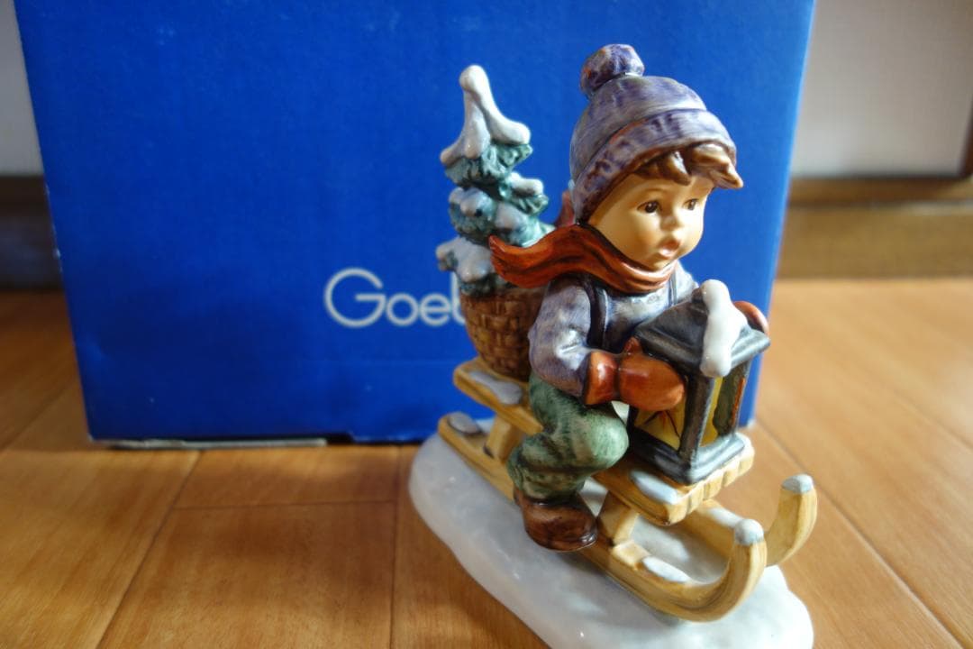 Ｇoebel ゲーベル フンメルドール 396　クリスマス　ソリに乗った少年