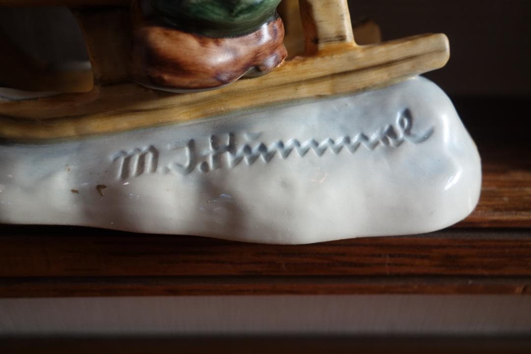 Ｇoebel ゲーベル フンメルドール 396　クリスマス　ソリに乗った少年